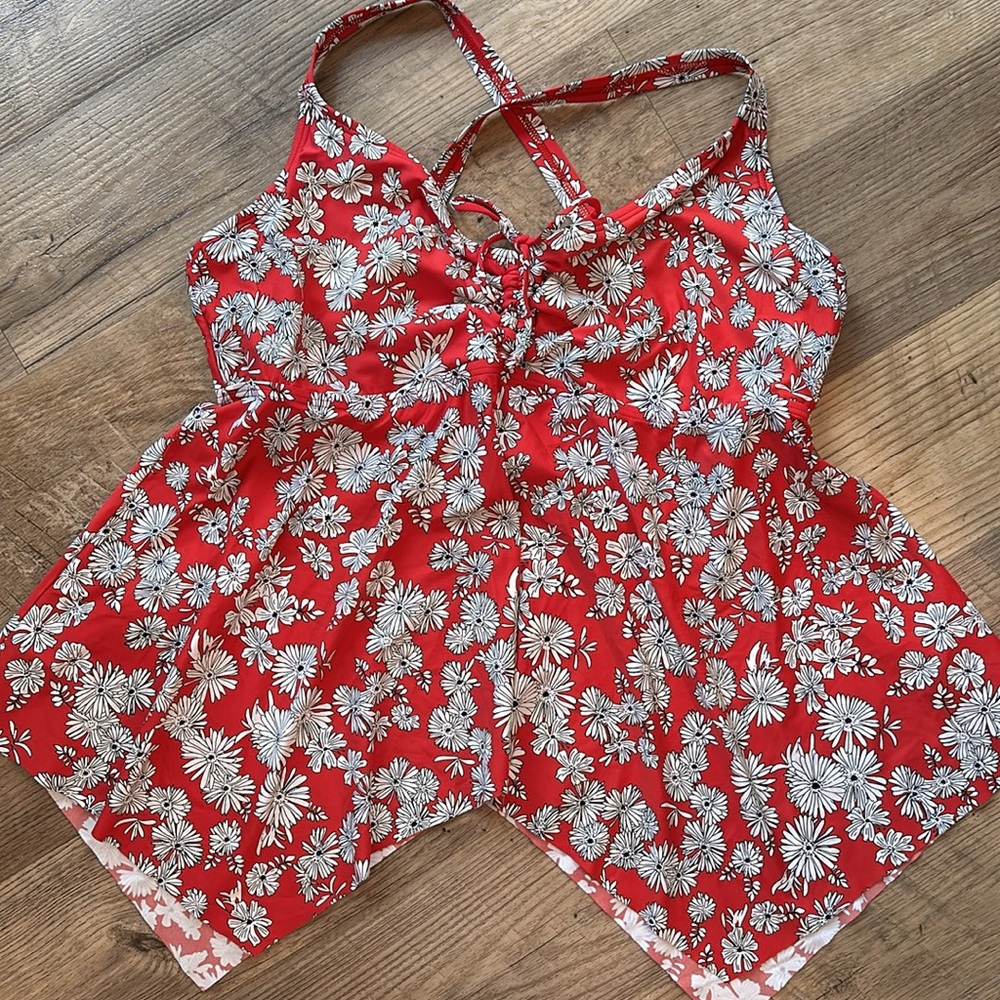 Birdsong Woman's Tankini with underwire Size 20D/DD, EUC